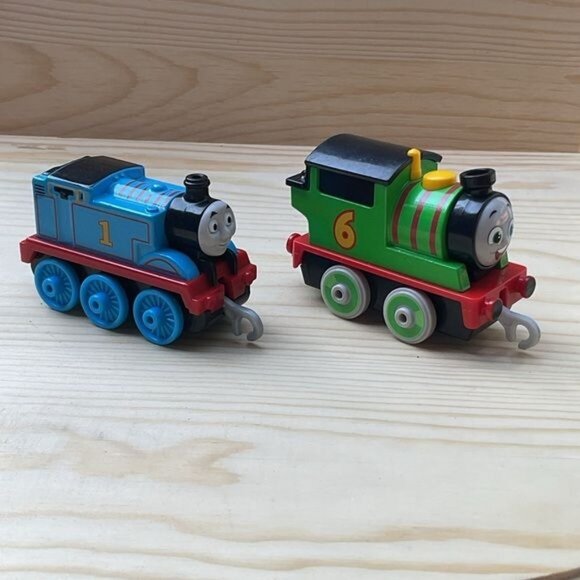 Thomas & Friends Thomas & Percy Push Along Diecast Train Set - Picture 2 of 3